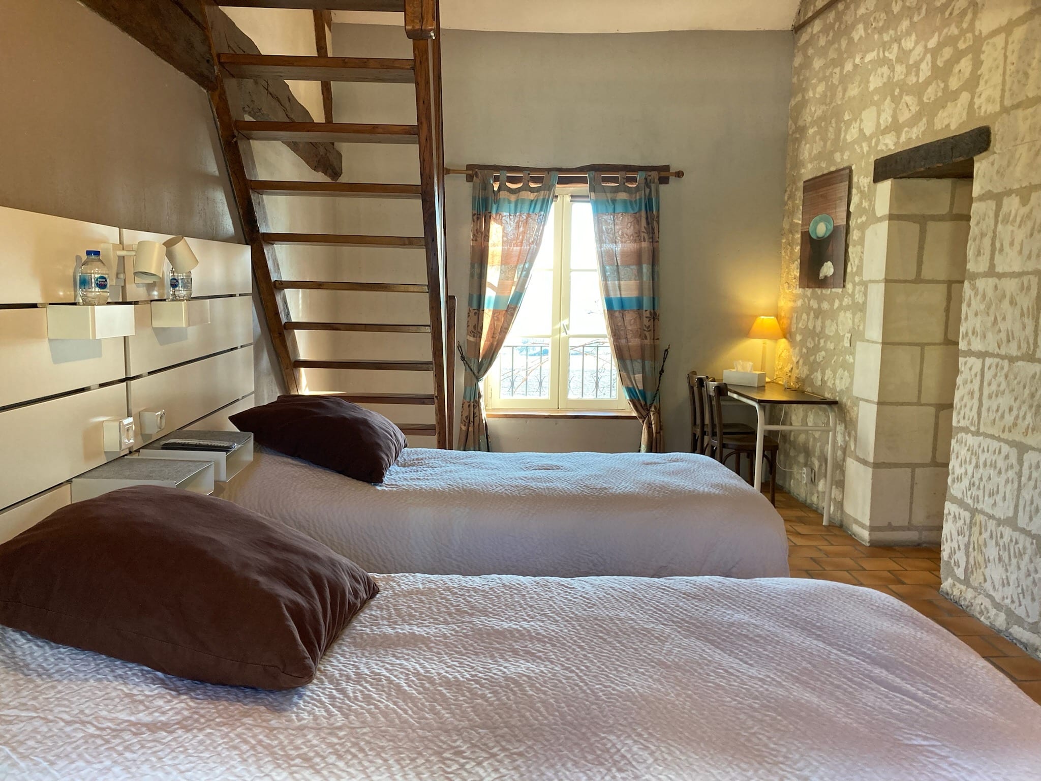 chambres hôtel en Touraine – vue vallée à Auberge de Crissay