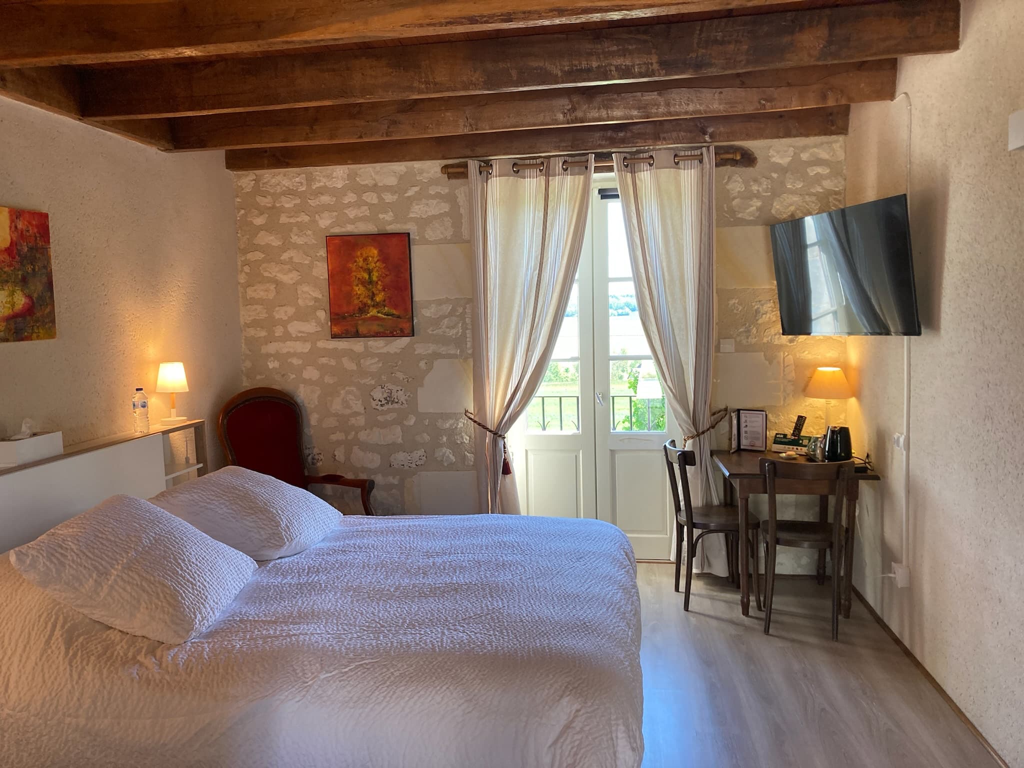 chambres hôtel en Touraine – vue vallée à Auberge de Crissay